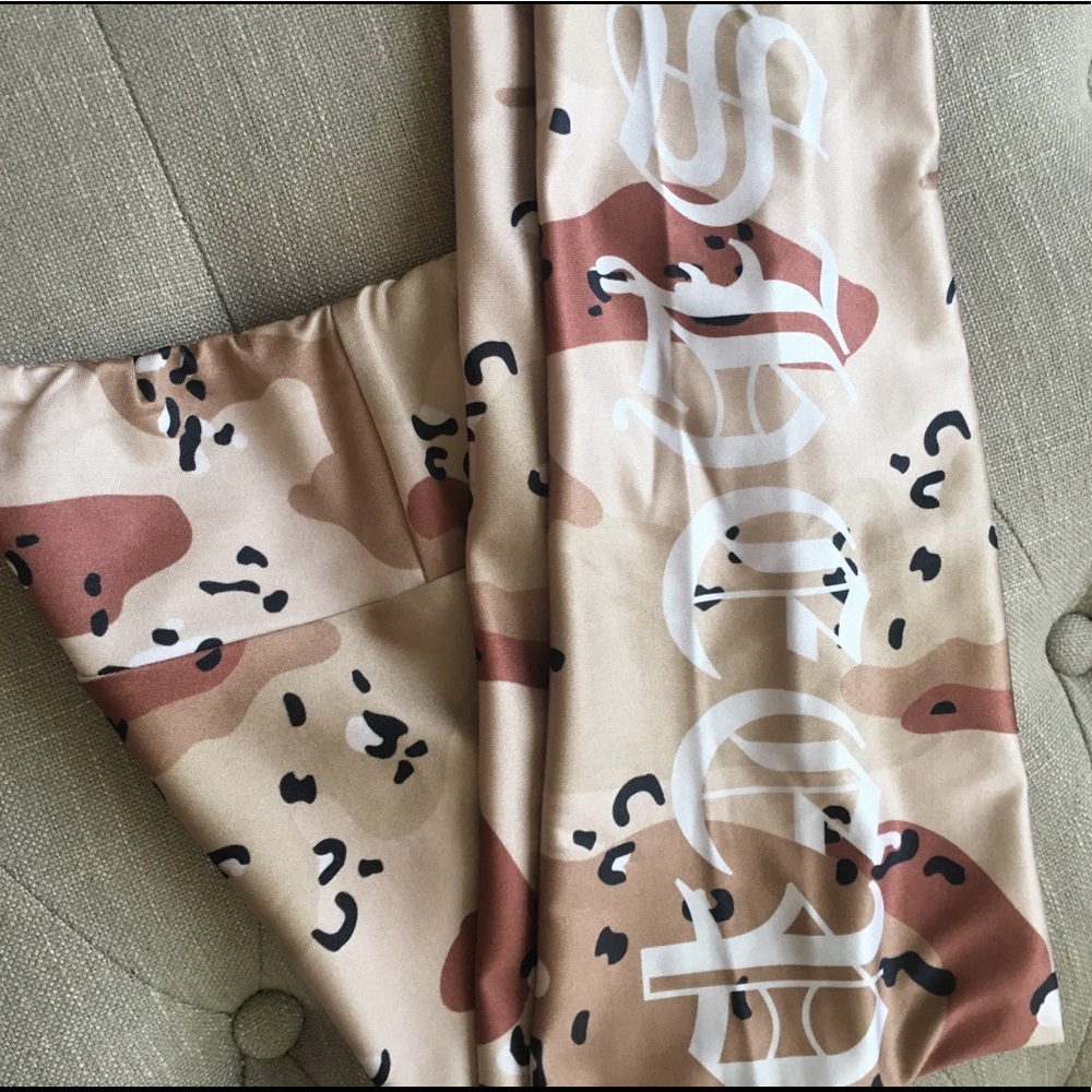 NEW RARE CAMO GOLDSHEEP Hunter Crop Leggings  XS